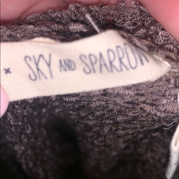 ANTHROPOLOGIE Sky + Sparrow Acrylic Loose Weave Cold Shoulder Sweater - Picture 6 of 6